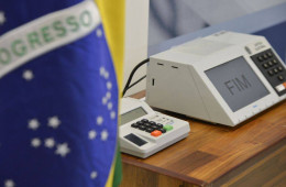 Sete em cada dez brasileiros confiam na urna eletrônica